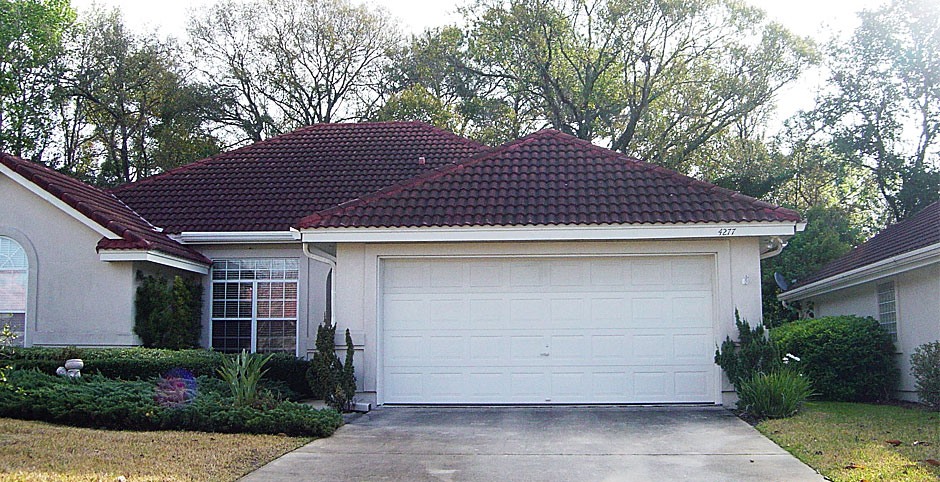 Tile Roof Soft Wash, Before